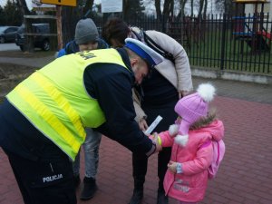 Widoczny w drodze do szkoły na terenie gminy Dąbrówka