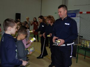 "Jesteś widoczny, jesteś bezpieczny” z uczniami Szkoły Podstawowej w Guzowatce