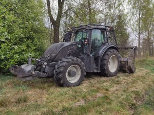 odzyskany przez policjantów ciągnik