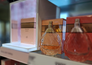 Zdjęcie poglądowe - butelki perfum