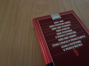 książka kodeksu prawnego