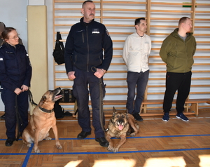 Przerownik z psami służbowymi