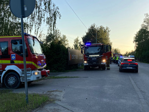 Wozy strażackie zadysponowane do akcji poszukiwawczej