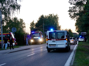 Pojazdy służb biorących udział w poszukiwaniach